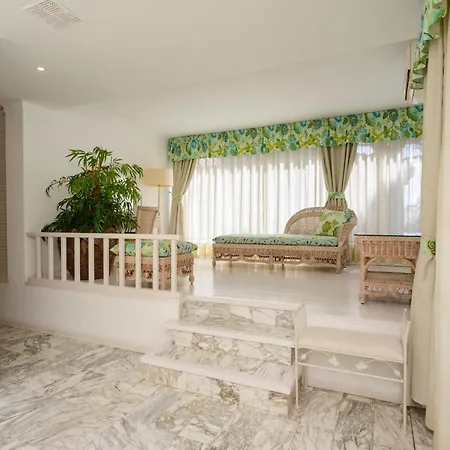 בית נופש Requesens On Canal *