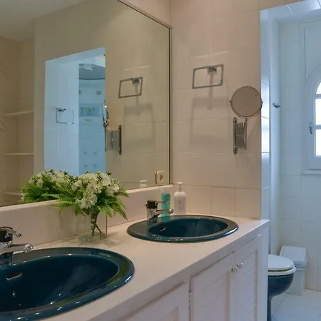 בית נופש Requesens On Canal