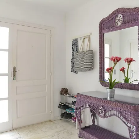 Requesens On Canal *