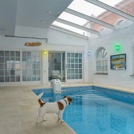 Requesens On Canal אמפוריבראבה