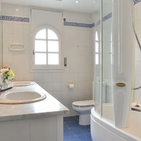 Requesens On Canal בית נופש