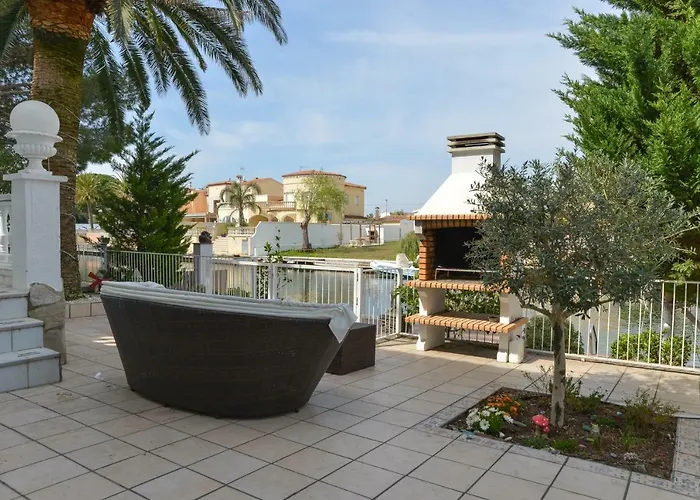 Requesens On Canal Empuriabrava