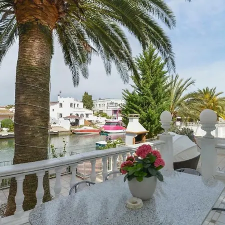 Requesens On Canal Ferienhaus Empuriabrava